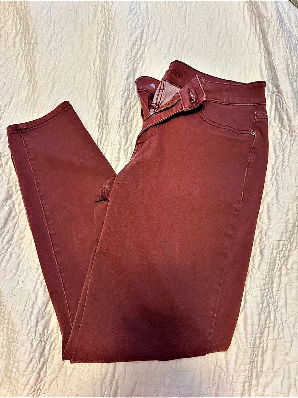 maurices Skinny Pants in Maroon Size Medium